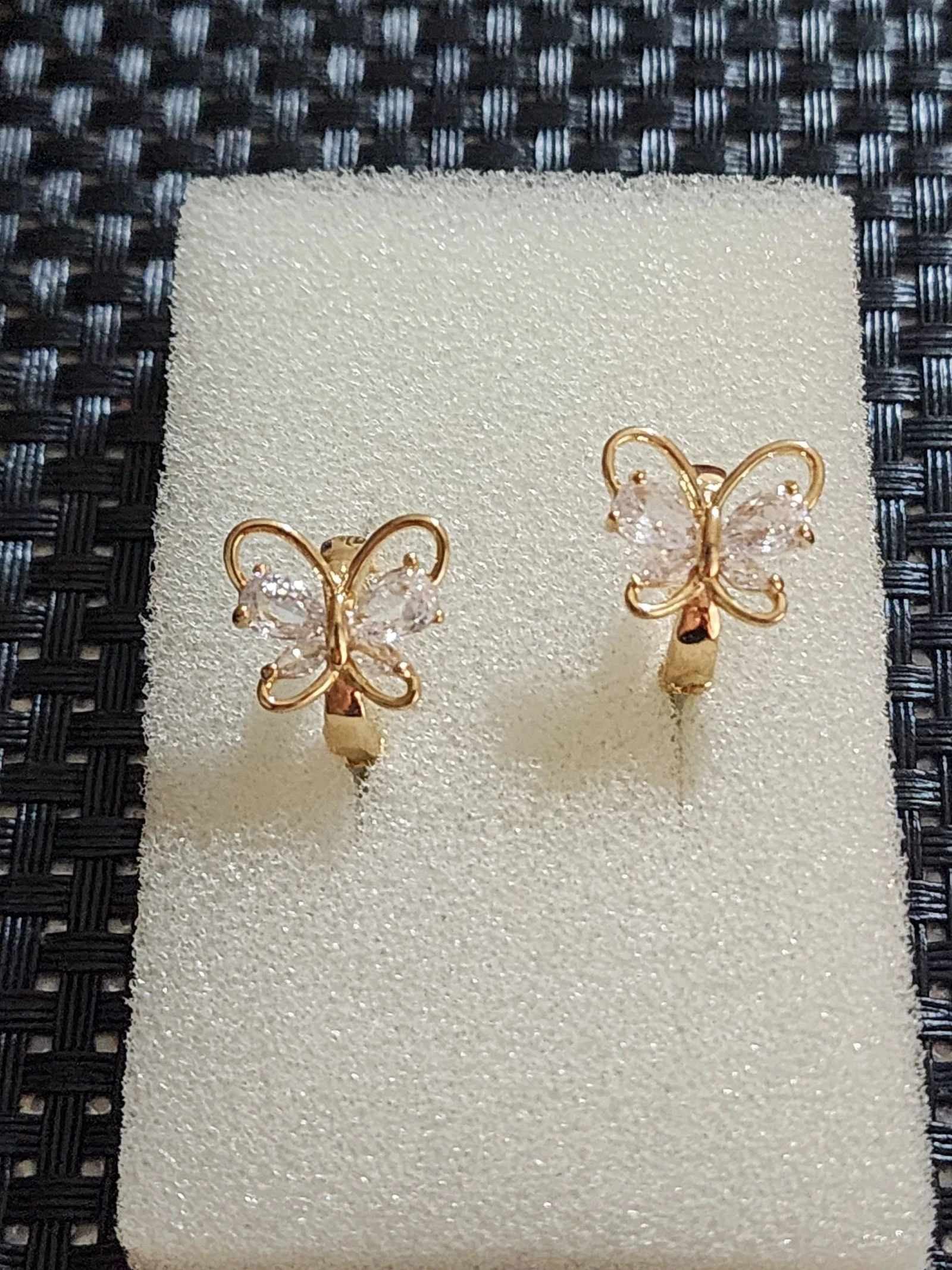 Butterfly earrings 🦋 1.5cm, 14K gold finish, water-resistant – photo 3